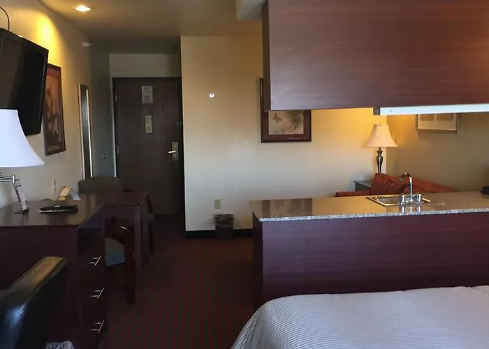 Bridgepointe Inn & Suites Toledo-Perrysburg-Rossford-Oregon-Maumee By Hollywood Casino